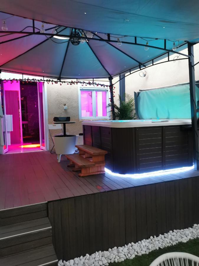 Апартаменты Lyon Superbe Jacuzzi Vue Sur Jardin Вийёрбан Экстерьер фото